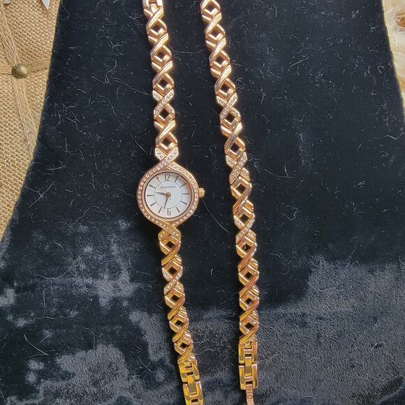 Armitron Womens Quartz Watch Gold Crystal Dress Watch Set Gift for Her - Picture 12 of 14